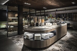 Tägliches inbegriffenes Frühstücksbuffet