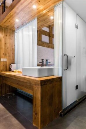 Exclusieve suite (Mainland China Citizen Only) | Een bureau, verduisterende gordijnen, gratis wifi, beddengoed