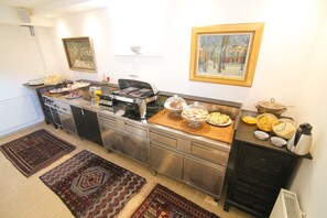 Gratis kontinental frukost varje dag 