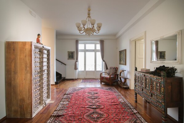 Hallway - Hotel Vila Katrca (Ljubljana)