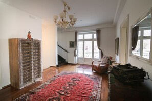 Hallway - Hotel Vila Katrca (Ljubljana)