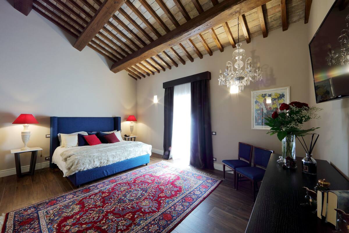Superior Room | Premium bedding, down duvets, memory-foam beds, minibar