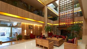 Lobby sitting area - Floral Hotel Shangri-la Budange (Deqin)