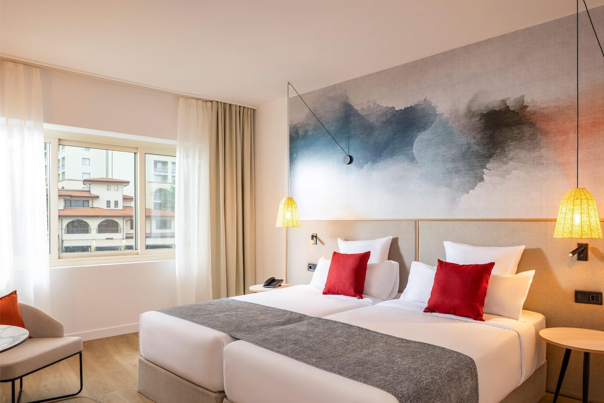 Quarto casal | 1 quarto, cofres nos quartos, ferros/tábuas de passar roupa