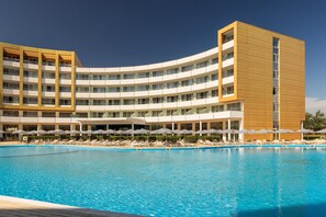 2 outdoor pools, pool umbrellas, sun loungers