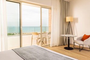 Quarto casal superior, sacada, vista para o mar (My Favorite Club) | 1 quarto, cofres nos quartos, ferros/tábuas de passar roupa