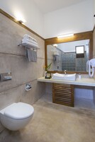 Ducha, cabezal de ducha con hidromasaje, artículos de tocador gratuitos