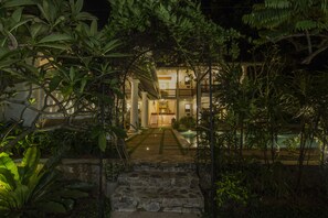 Interior entrance - Bilin Tree House (Galle)