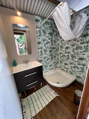 Tent, 1 Double Bed with Sofa bed (ZEN) | Bathroom | Shower, towels, toilet paper