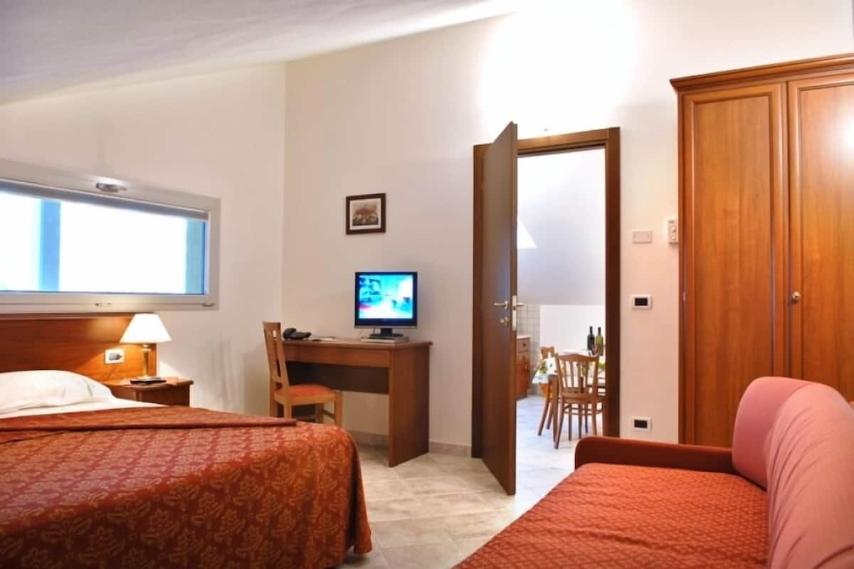 Berços grátis, Wi-Fi de cortesia, roupa de cama