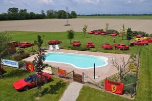 Piscina externa sazonal