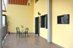 Departamento, 1 habitación, Terraza, vista al jardín | Terraza o patio