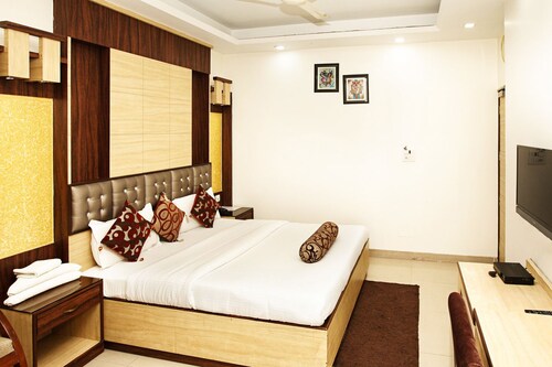 HOTEL MAHAMAYA