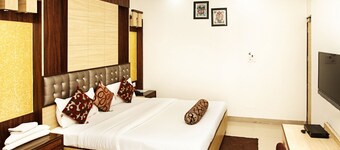 HOTEL MAHAMAYA