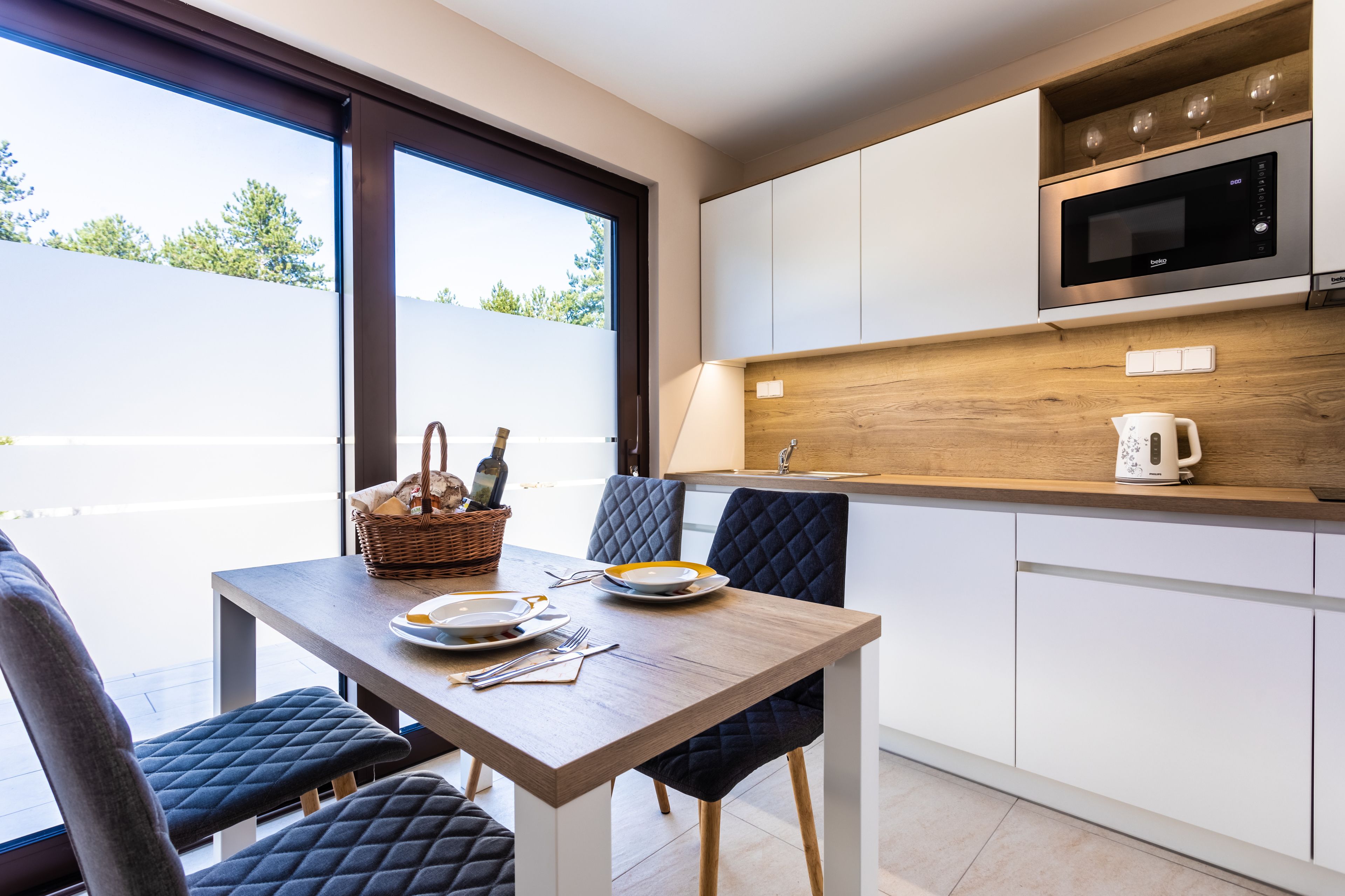 Apartment, 1 Queen Bed with Sofa bed | Private kitchen | Full-sized fridge, microwave, stovetop, dishwasher