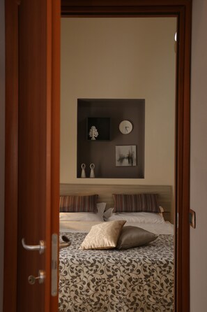 Quarto casal luxo | Cofres nos quartos, cortinas blackout, quartos à prova de som