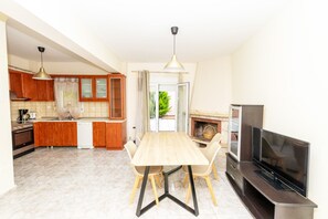 Grand maisonnette, balkon, uitzicht op zee | Een strijkplank/strijkijzer, gratis wifi