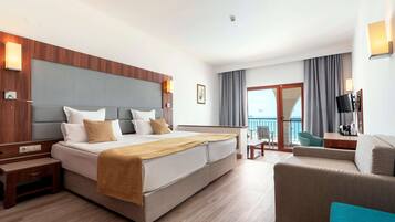 Escritorio, sistema de insonorización, wifi gratis y ropa de cama