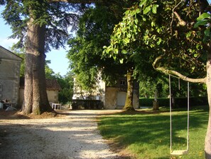 Property grounds - En pleine nature, non loin du village, La ferme de Montbreton vous accueille (Mareuil)