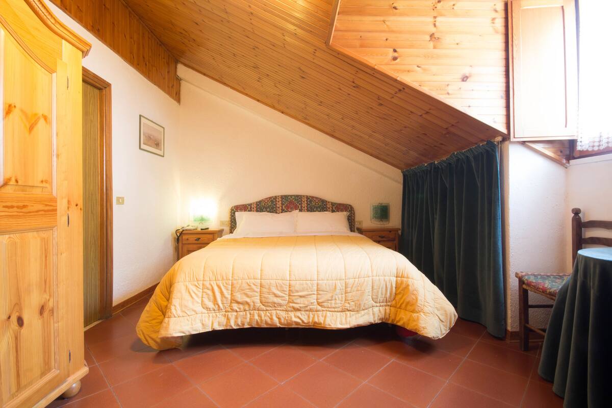 1 bedroom, in-room safe, desk, free WiFi