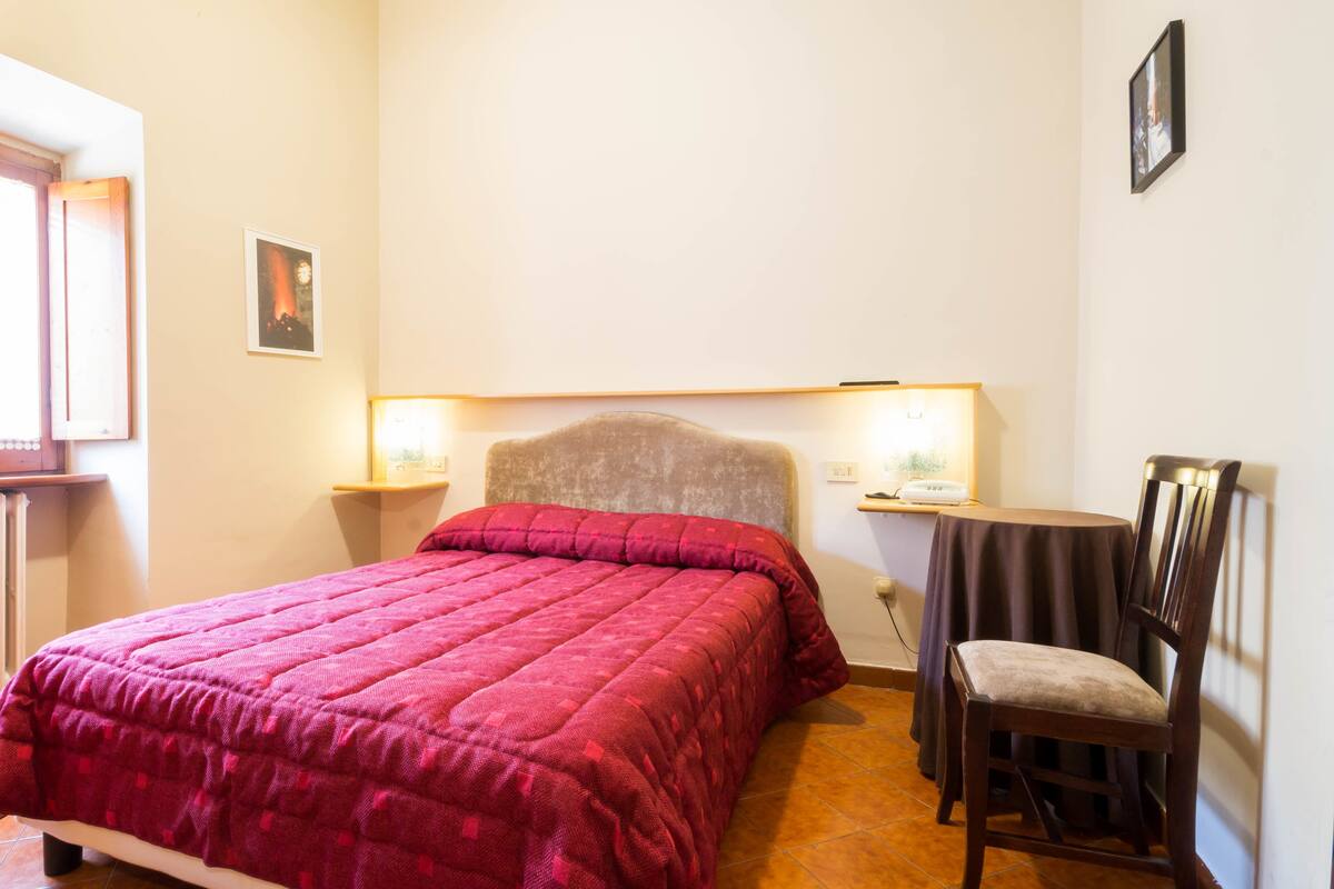 1 bedroom, in-room safe, desk, free WiFi