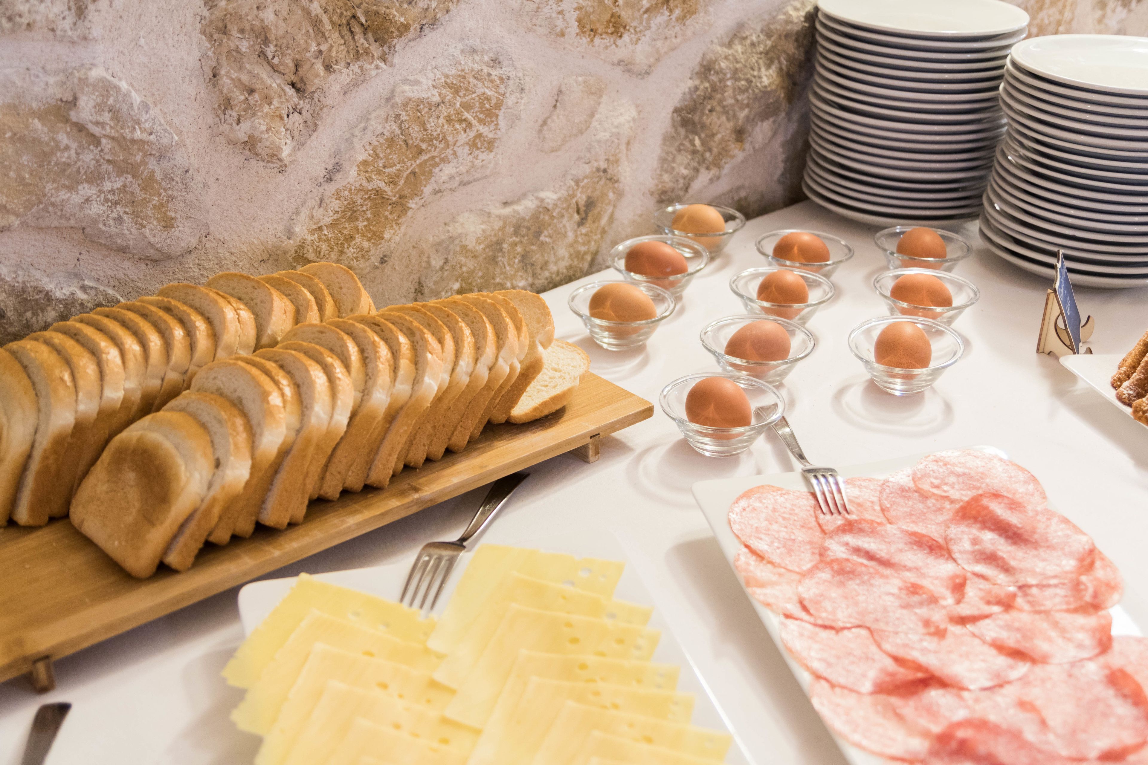 free daily continental breakfast