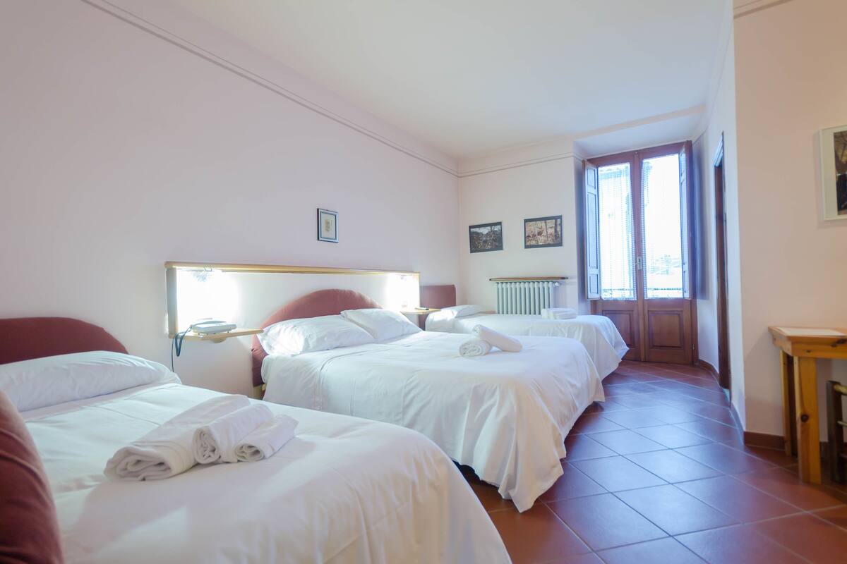 1 bedroom, in-room safe, desk, free WiFi