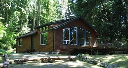 Rauhallinen Island Retreat Waterview