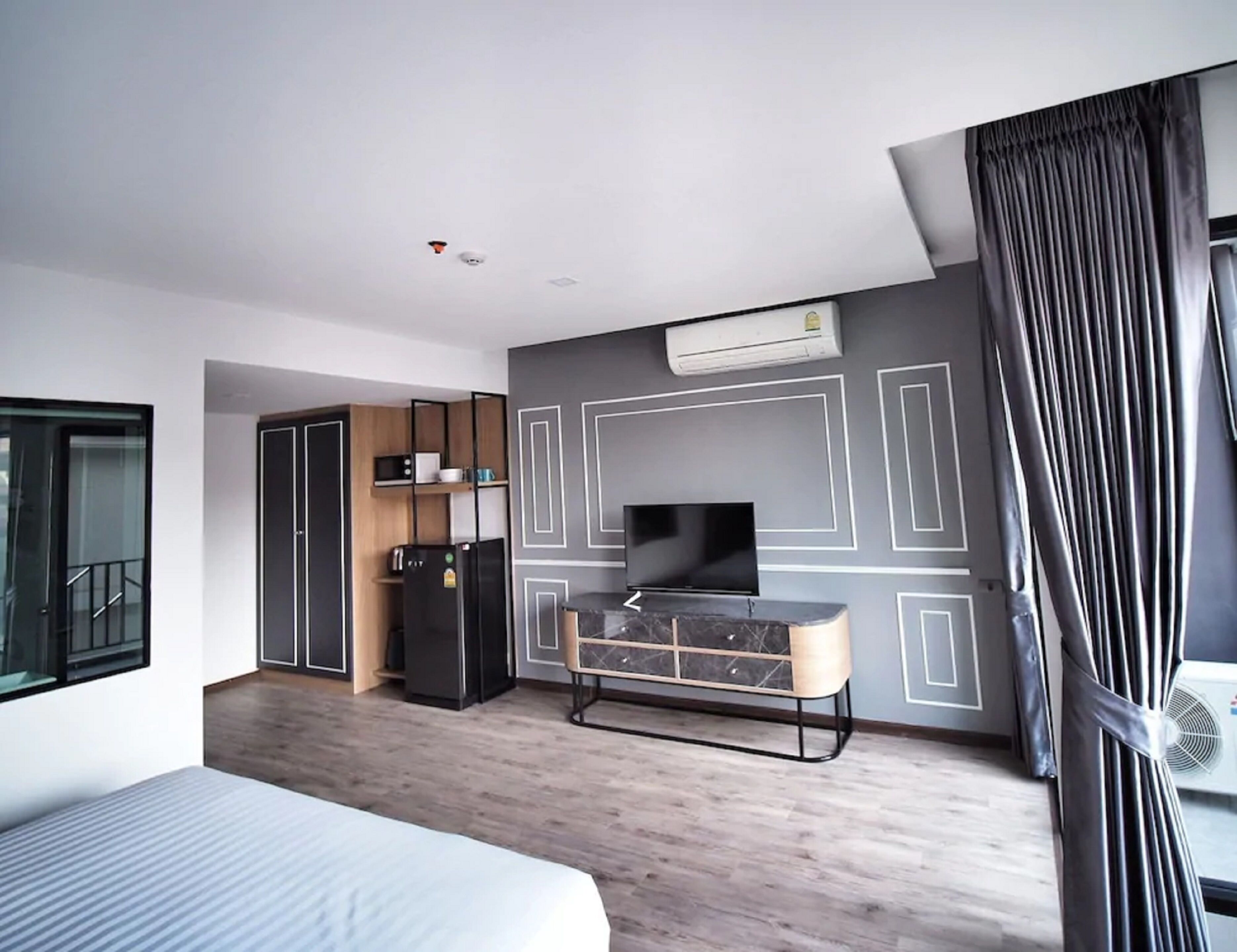 standard room | 1 bedroom, in-room safe, blackout curtains, free wifi