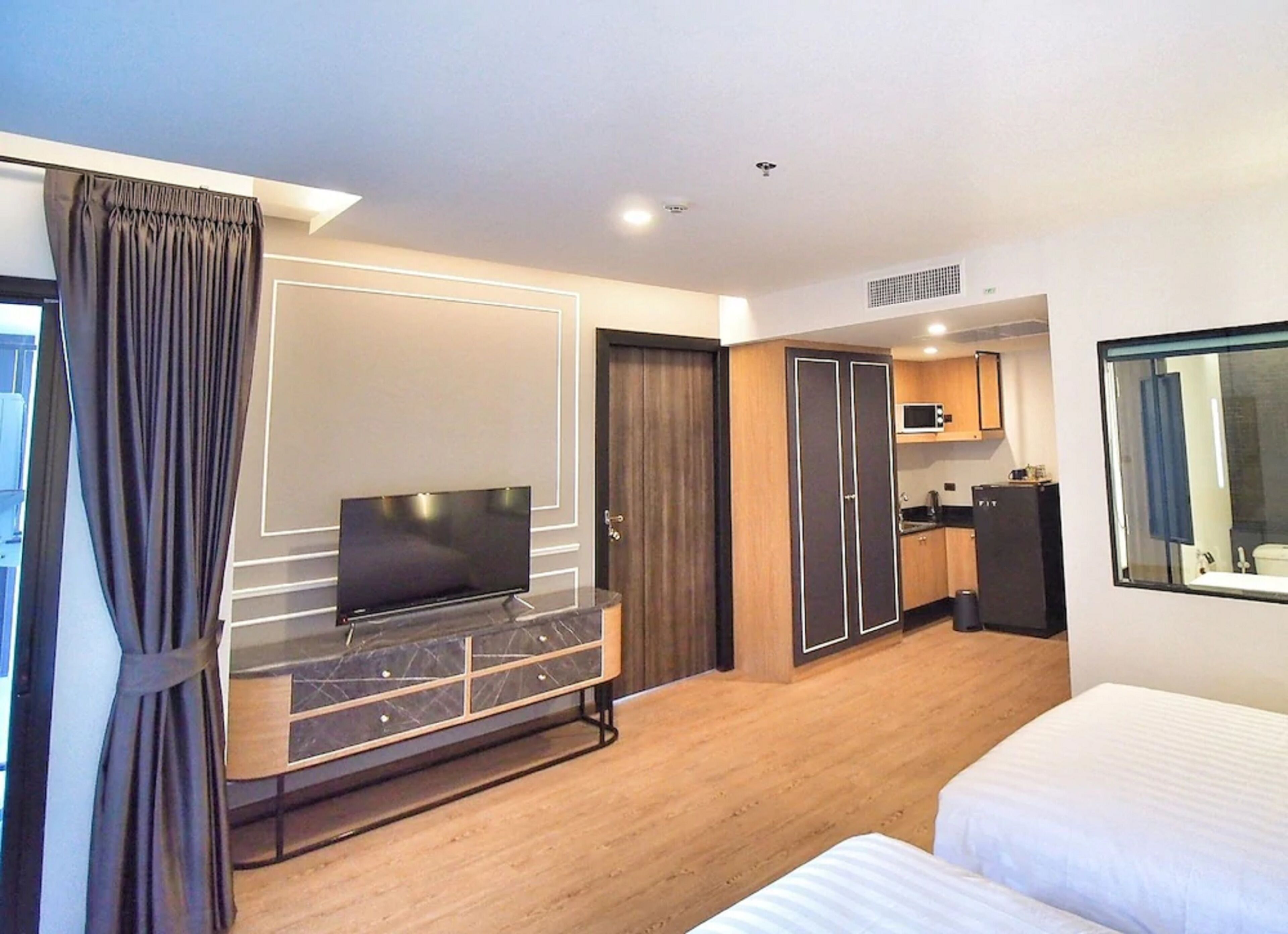 standard twin room | 1 bedroom, in-room safe, blackout curtains, free wifi