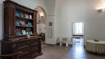 Villa, 3 Schlafzimmer | Wohnbereich | Flachbildfernseher