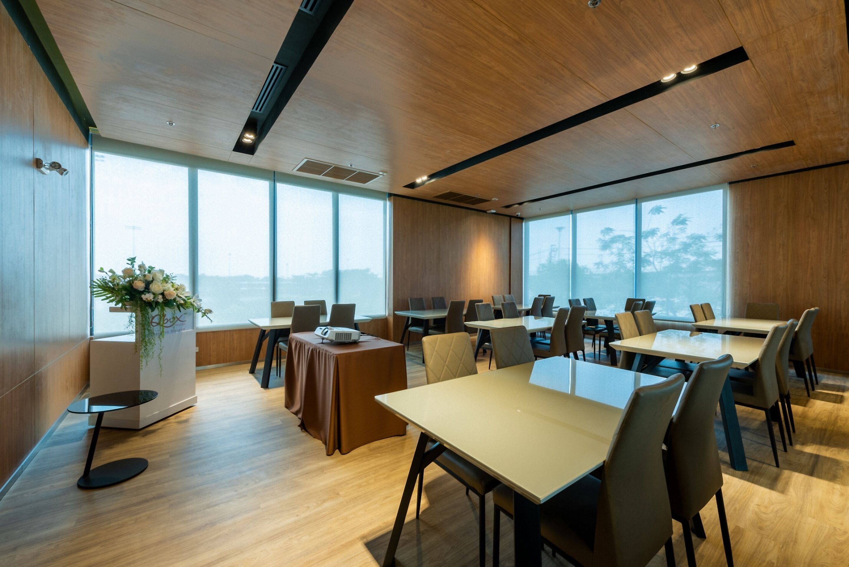 Photo - SureStay by Best Western Bangkok Ramintra