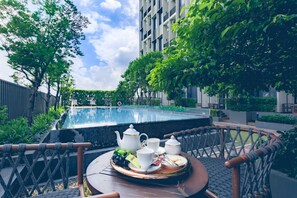 Outdoor pool - SureStay by Best Western Bangkok Ramintra (Bangkok)
