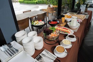 Café da manhã, almoço e jantar