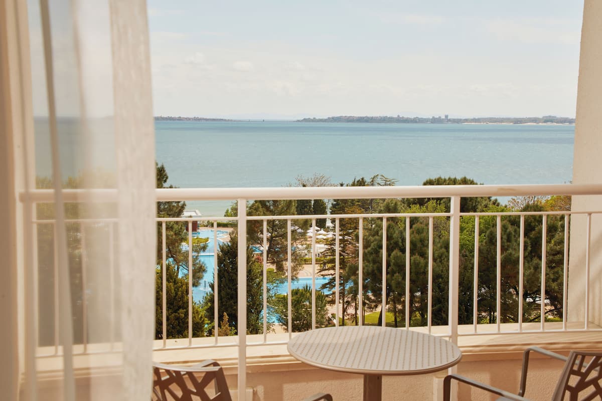 Beach/ocean view