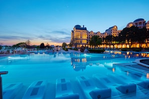 Indoor pool, 5 outdoor pools, pool umbrellas, pool loungers - Dreams Sunny Beach Resort & Spa Premium All Inclusive (Sunny Beach)