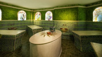 Sauna, hot tub, steam room, massages on the beach