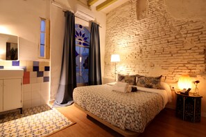 Bureau, rideaux occultants, lits pliants/supplémentaires, Wi-Fi gratuit