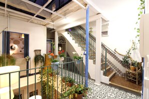 Perincian bahagian dalam