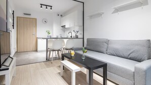 Business Apartment | Iron/ironing board, WiFi (free), bed sheets - WS Concept House Apartments (Kraków)