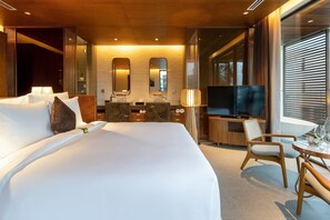 Luxury Villa, 5 Bedrooms, Partial Ocean View, Poolside - The Five Stars Villa (Da Nang)
