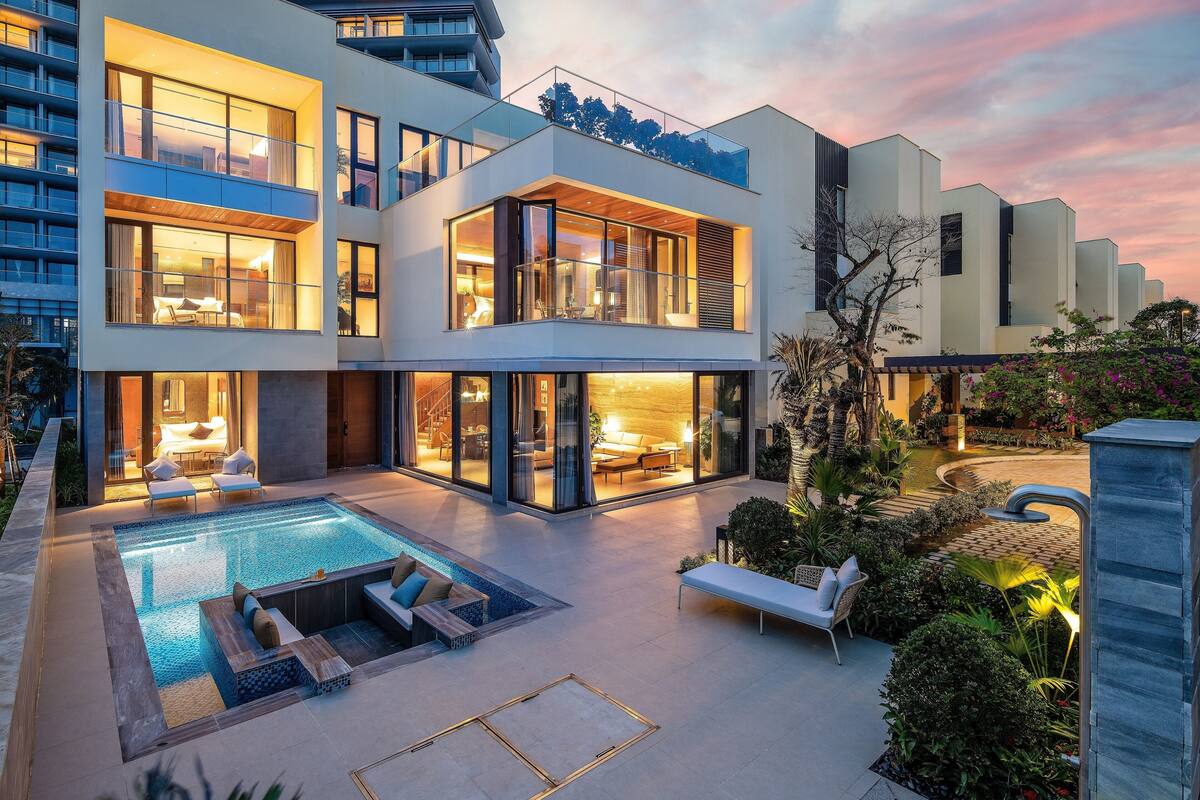 Luxury Villa, 5 Bedrooms, Partial Ocean View, Poolside | Front of property – evening/night