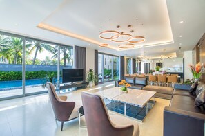 In-room safe, desk, laptop workspace, blackout curtains - The Five Stars Villa (Da Nang)