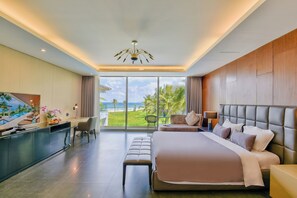 In-room safe, desk, laptop workspace, blackout curtains - The Five Stars Villa (Da Nang)