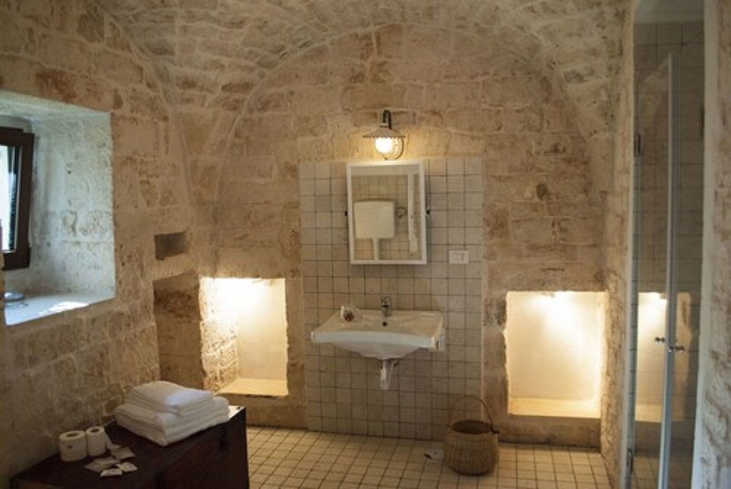 Superior-Apartment, 2 Schlafzimmer | Badezimmer | Dusche, Hausschuhe, Bidet, Handtücher