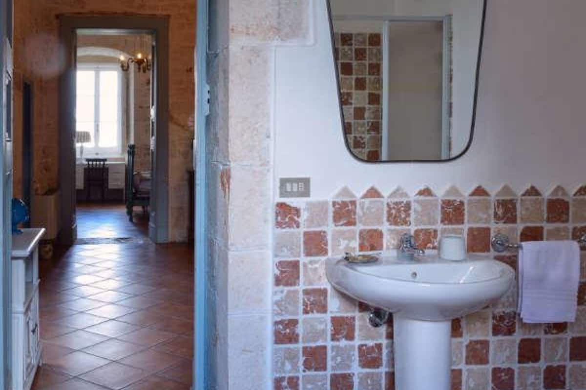 Suite, Terrace | Minibar, iron/ironing board, rollaway beds, bed sheets