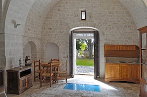 Grand Apartment, 1 Bedroom | Private kitchen