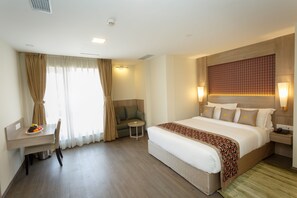 Deluxe Double Room | 1 bedroom, minibar, in-room safe, individually decorated - Hotel Crowne Imperial (Kathmandu)
