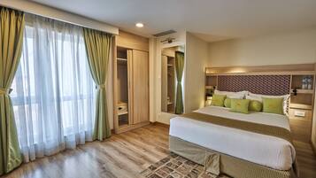 1 habitación, minibar y caja de seguridad en la habitación