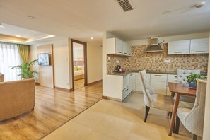 1 habitación, minibar y caja de seguridad en la habitación 